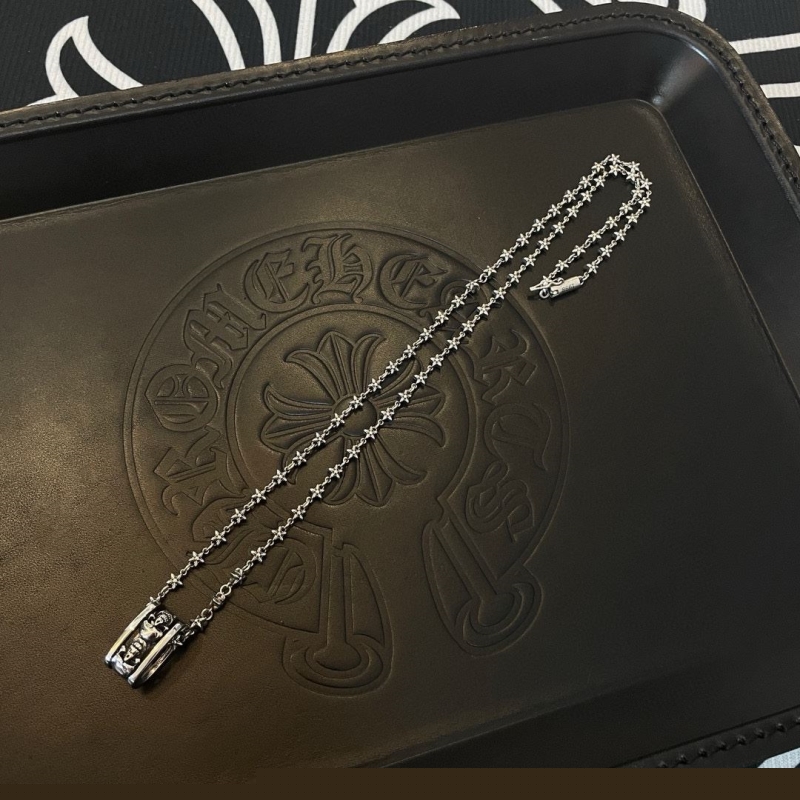 Ch**me He**ts necklaces